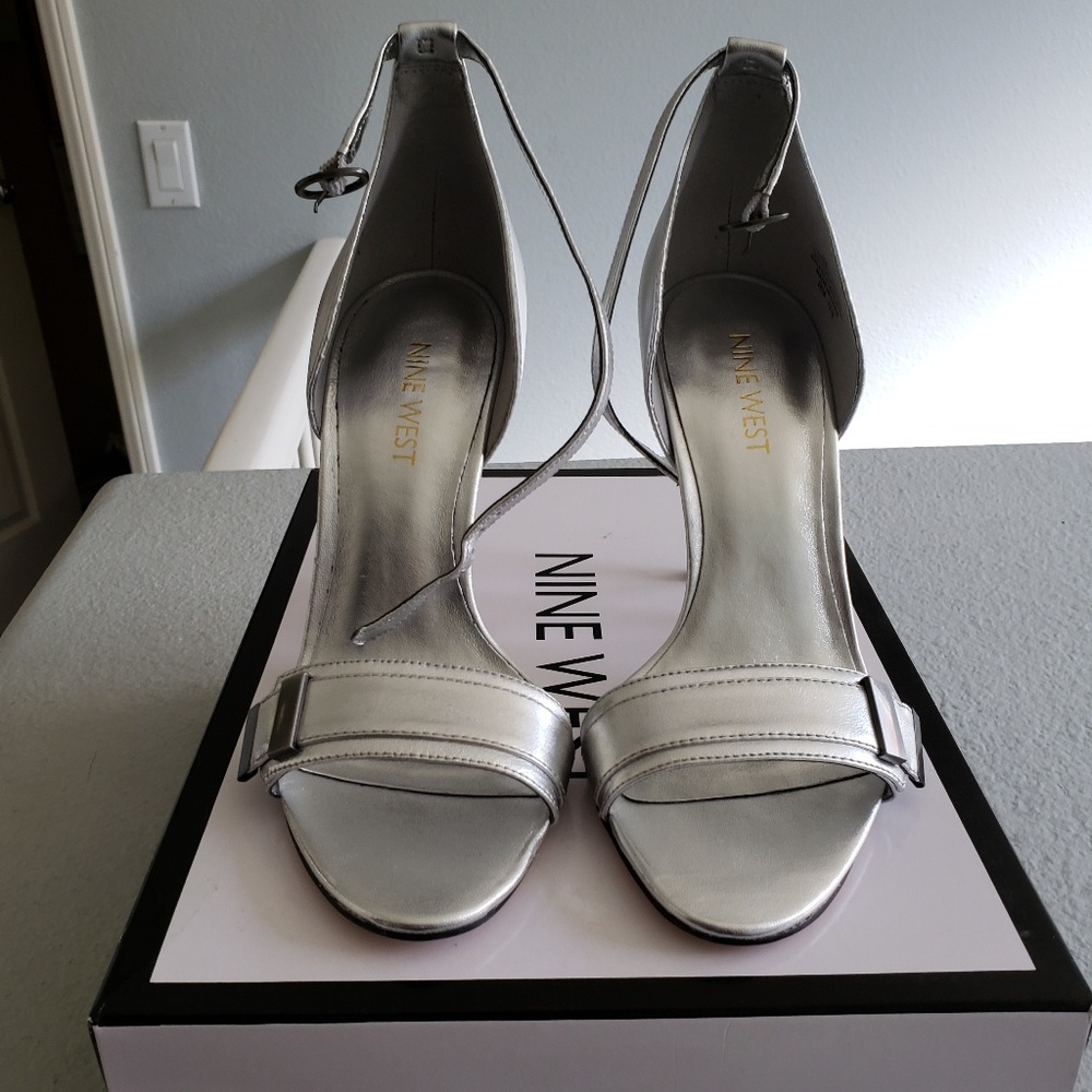 9 West Silver Heels